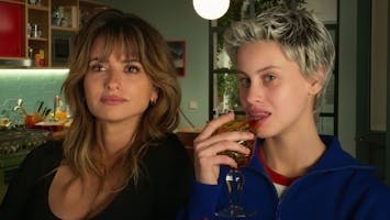 Parallel Mothers